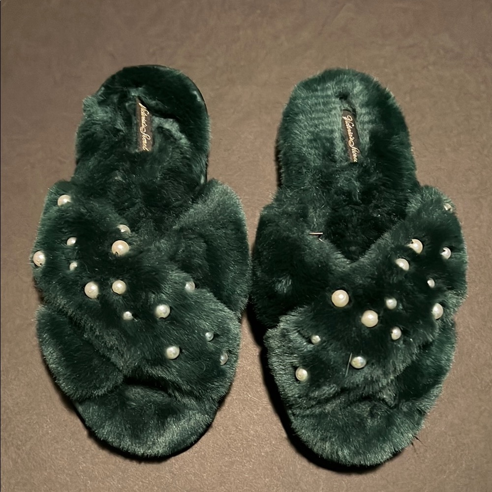 Green Faux Fur Pearl Embellished Slippers